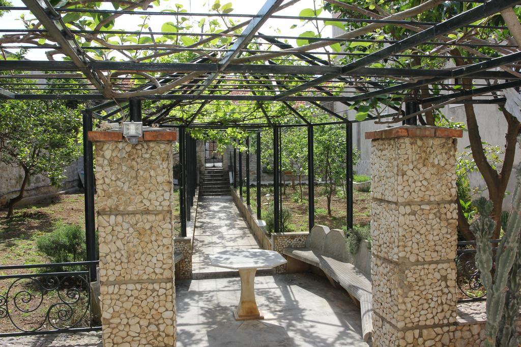 Apartment House Vitaic Supetar Room photo